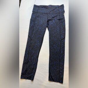Lululemon Blue and Black Patterned cropped Leggings
